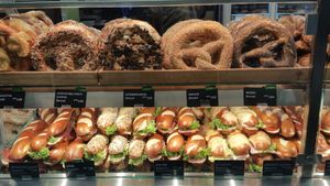 Pretzel and sandwich selection at Brezelkönig - Oerlikon Unterführung Ost in Zurich