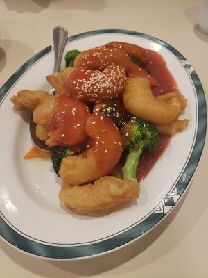 Vegan shrimp. 10/10 perfect flavor, texture, sauce, breading--everything. at Lotus Garden in Eugene
