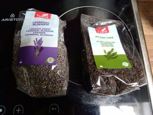 Lavender tea and Pu-erh tea at Vegetarian World Supermarket in Nijmegen