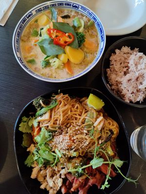 Green curry & Sukhothai noodles at Thai Vegan Kitchen in Helsinki