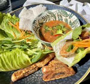 ONE-BITE ‘FISH’ SALAD. soooo good!! you can roll it to salad rolls. ohmg ✨💖🤤🙏✨   at Thai Vegan Kitchen in Helsinki