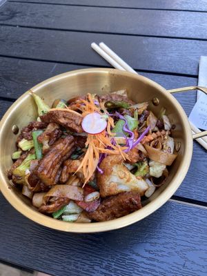 The noodle dish with vegetables, protein of choice and garlic. Don’t remember the name, but it was so delicious: I would eat this every day for the rest of my life 😁  at Thai Vegan Kitchen in Helsinki