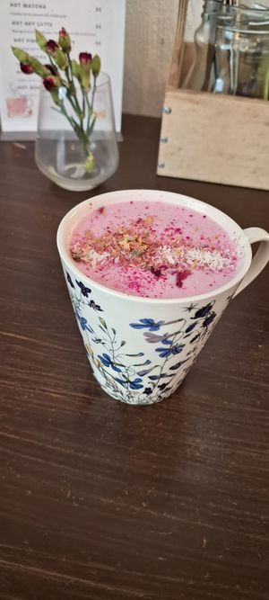 Hot pink pitaya latte at Thai Vegan Kitchen in Helsinki