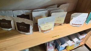 vegan granola at Sunny House - 써니브레드 in Seoul