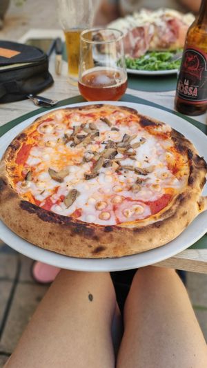 Pizza vegana con funghi at La Musa in Ventimiglia