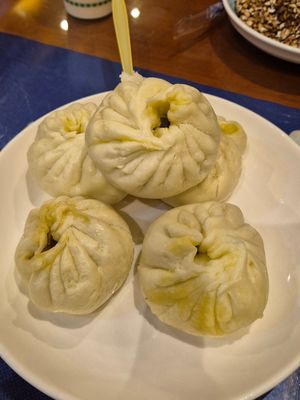 Momo stuffed with vegetables came with 10 pieces at Hidden Kitchen - 藏家私厨 in Tagong