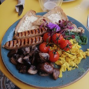 Vegan breakfast at Pot & Page in Ledbury