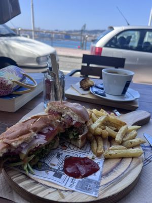 Vegetarian burger (specify no cheese)  at Nova Lúa Chea in A Coruna