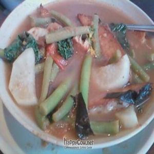 sinigang at No Worries Cuisine in Oakland