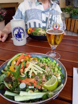 Fine Chinese noodles bowl / Glasnudel bowl mit Pils at Landwehr - Bräu am Turm in Rothenburg Ob Der Tauber