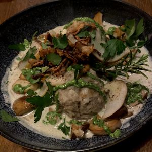 Pretzel-„Knödel“ with mushrooms ans pears  at Landwehr - Bräu am Turm in Rothenburg Ob Der Tauber