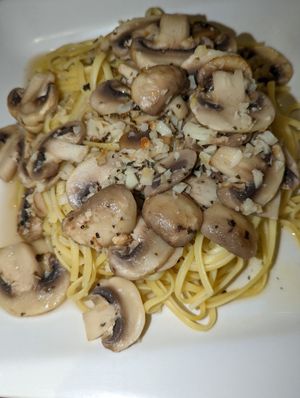Mushroom fettucine at Simple Joy in Honolulu