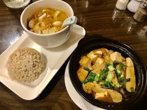 Fish hot pot with sweet and sour soup at Simple Joy in Honolulu