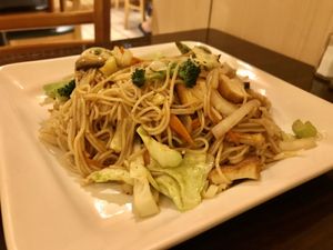 Yaki soba at Simple Joy in Honolulu