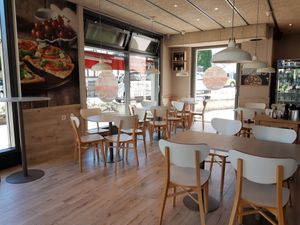 Interior at Daily Pizza in Buelach