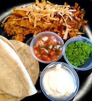 santa fe scramble, veganized with tofu and vegan chorizo.  sour cream looked suspect so i avoided it at Jinky's Cafe in West Hills
