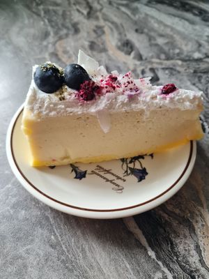 Wegański sernik at Kate Coffee & Cake in Gdynia