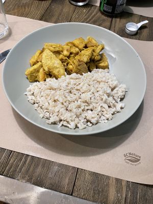 Tempeh curry with almonds and rice  at El Med Veg in Tenerife