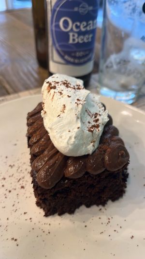 Vegan brownie en 0,0% Ocean Beer  at El Med Veg in Tenerife