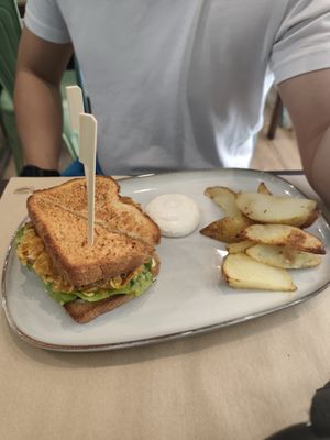 Muuuuy Rico at El Med Veg in Tenerife