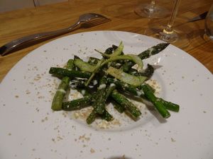 Espárragos at Restaurante Al Margen in Bilbao