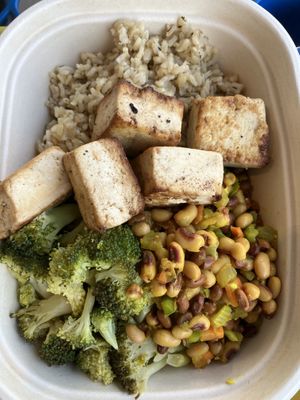 Brown rice, tofu, Hoppin’ John, and broccoli.   at Maepole in Atlanta