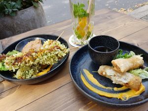 Seitanspieß und vegane Frühlingsrolle at GAO Vegan in Leipzig