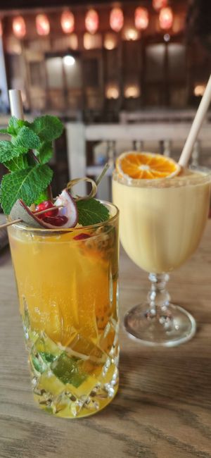 Tipsy Maracuja und Mango Lassi at GAO Vegan in Leipzig
