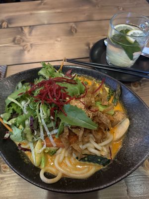 Veganes Udon Curry mit Seitan  at GAO Vegan in Leipzig