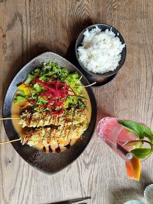 Long Live the Chicken + Pink Rose at GAO Vegan in Leipzig