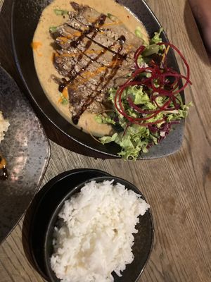 Vegane Ente in Erdnusssauce  at GAO Vegan in Leipzig