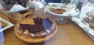 Berry cake at Noon Good Food in Urla