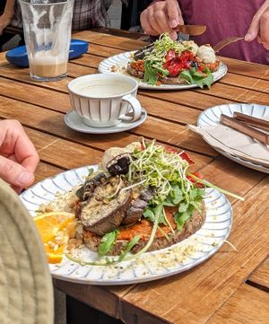 Stulle mit veganen Mozzarella at Nora's Deli - Sielwall in Bremen