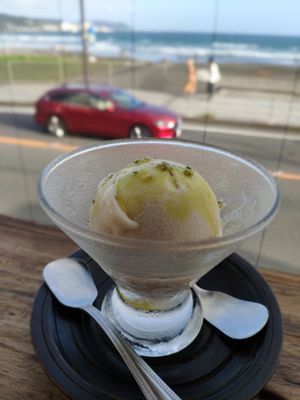 Soy vanilla ice cream, hemp sauce/ground seeds topping. +200yen at Magokoro in Kamakura