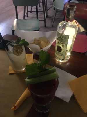 Drinks at Aperture Cocktail Bar in Padua