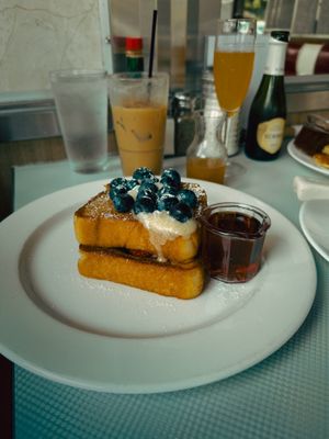  at Georgie's Diner in West Haven