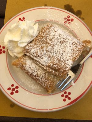strudel di mele at Locanda Mandi in Fusine In Valromana