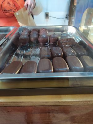 Filled chocolates at Panadería y Pastelería Pan & Paz - Maybe closed in Vina Del Mar