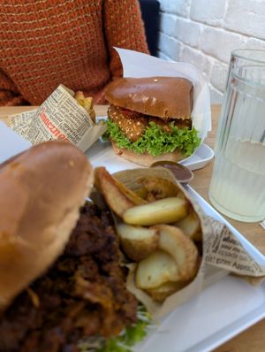 "chicken" burger at Krowarzywa - Chmielna in Warsaw