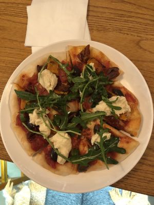 Delicious vegan pizza   at La Nini Deli in Hangzhou