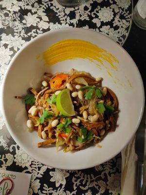 Tagliolini di soia con tofu affumicato, arachidi e lime at MartySpicy in Udine