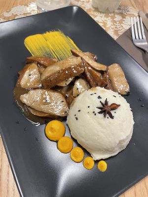 Tofu and cauliflower puree  at MartySpicy in Udine