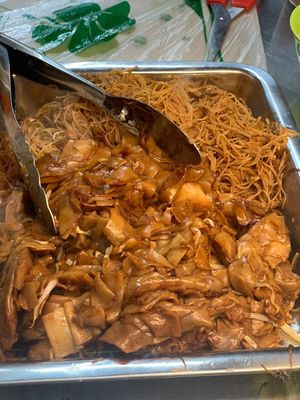 Kway teow and bee hoon. Photo by Henry Lau aka Mr Purple at Gan En 感恩素食 in Central Singapore