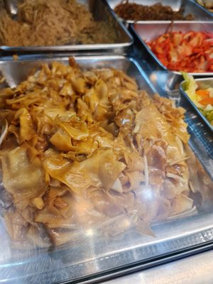 Fried Kuey Teow ~ 7/11/22 at Gan En 感恩素食 in Central Singapore