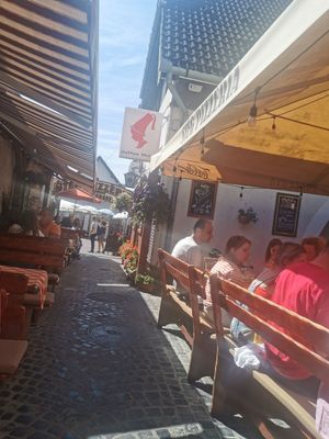 Restaurant garden at Stég Pub Pizzéria in Tihany