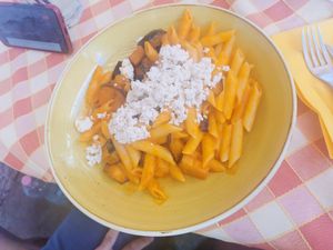 Penne with tomato sauce and vegan ricotta at Stég Pub Pizzéria in Tihany