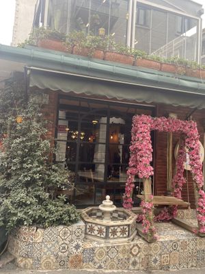   at Arada Cafe in Istanbul