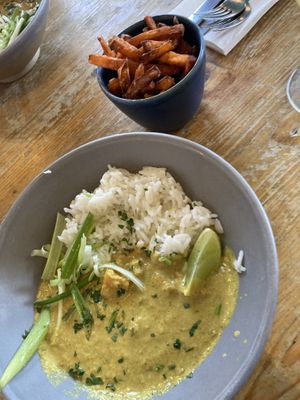 Spinach and squash curry with sweet potato fries   at Lounges - Athro Lounge in Aberystwyth