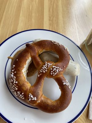 Weisswurst + Bretzen   at Satt & Gut in Munich