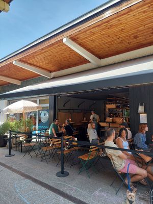 Outside at Mochi Ramen Bar in Vienna